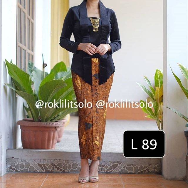 Bawahan kebaya / rok plisket melar  / rok batik daun sogan L 89