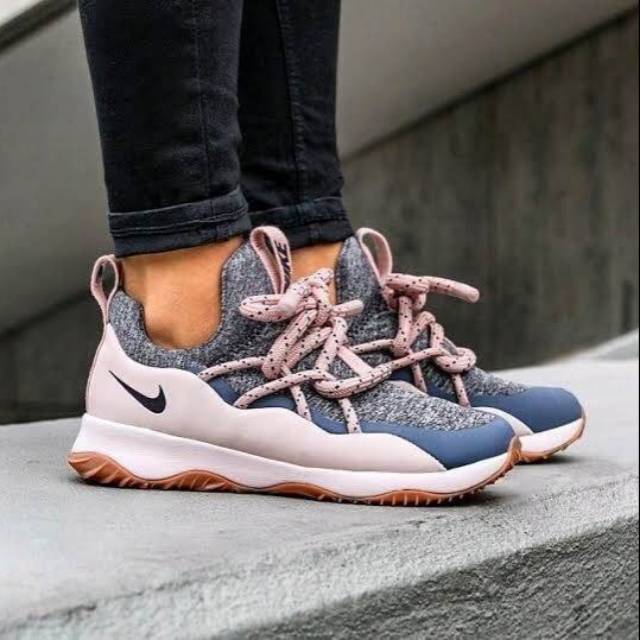 🔹Nike City Loop