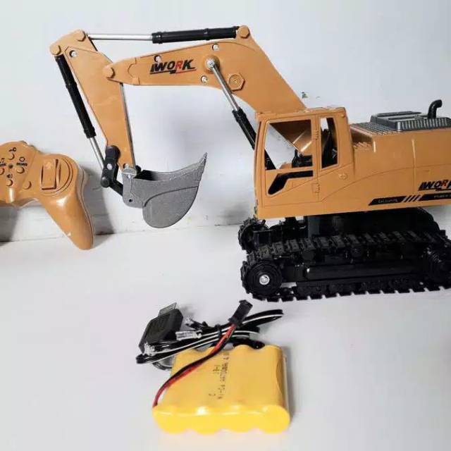 Mainan mobil  remot truk keruk escapator