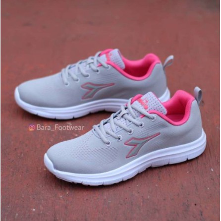 SEPATU WANITA DIADORA INCISA GREY PINK ORI