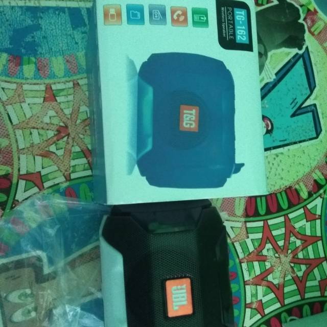 Speaker box musik bluetooth JBL