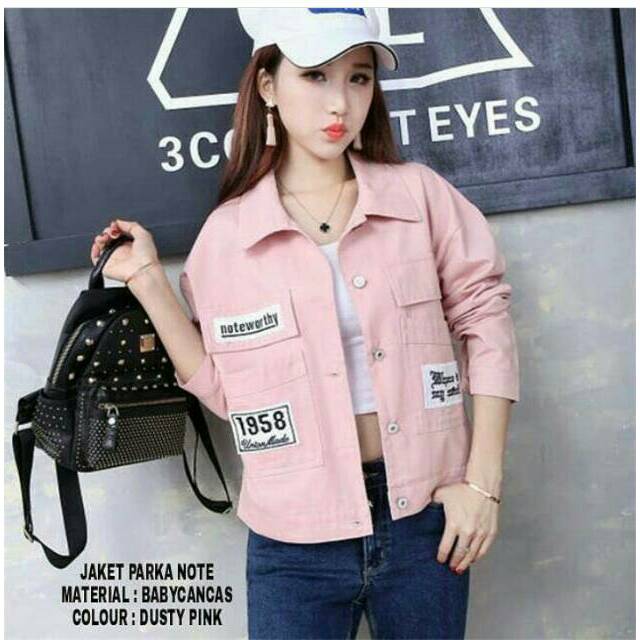 Jaket parka wanita warna pink muda