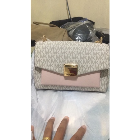 MK Lita pink signiture