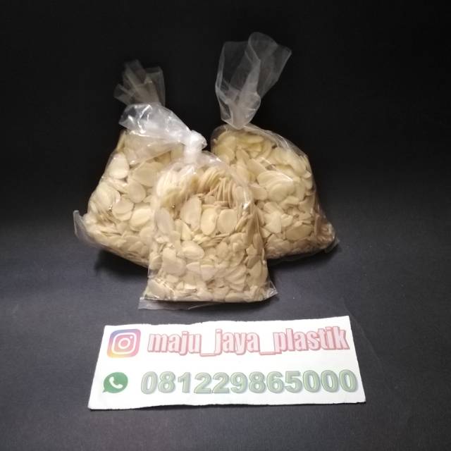 

Kacang almond kemasan 100gr