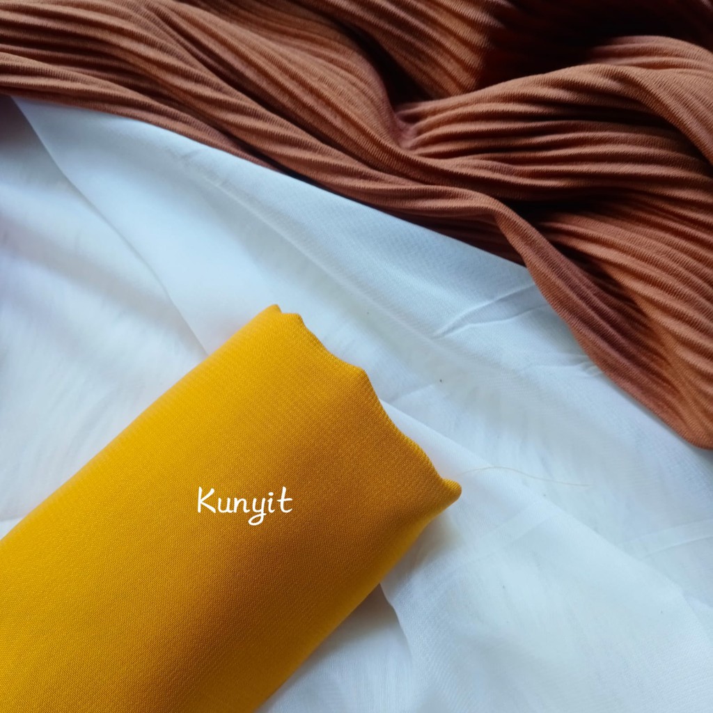 BELLA SQUARE JAHIT TEPI //HIJAB// JILBAB KHIMAR KERUDUNG BERGO SEGIEMPAT-KUNYIT