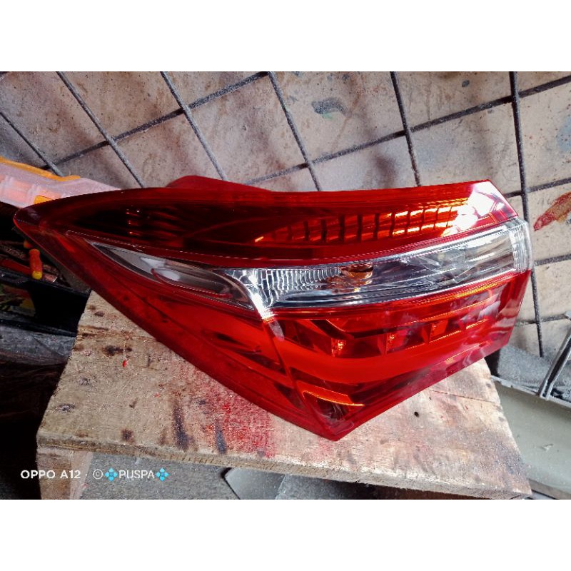 Stoplamo corolla altis 2015