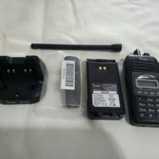 HT ICOM V88 Single band (VHF) anti air Garansi 1 Tahun Walkie talkie | IC-V88 Singleband VHF 135-174MHz tahan hujan | Icom V 88 handy talky Radio