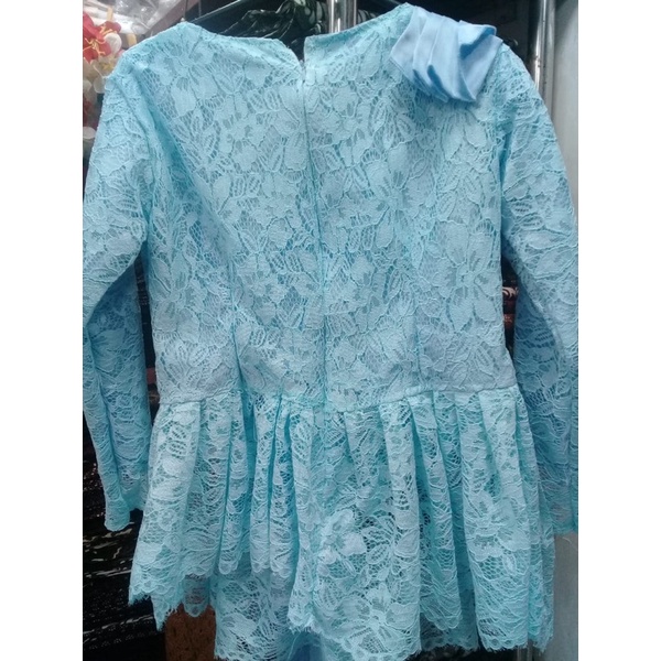 Kebaya anak model selendang