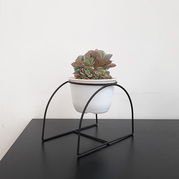 PRODUSEN Pot besi Pot bunga hiasan meja Standing Planter Hitam