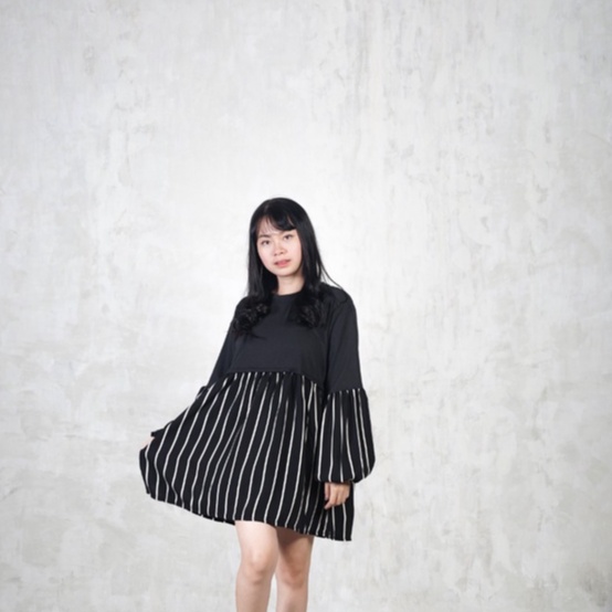 SAVAHHIJAB - MIZU BLOUSE/BLOUSE SALUR/BLOUSE WANITA-HITAM