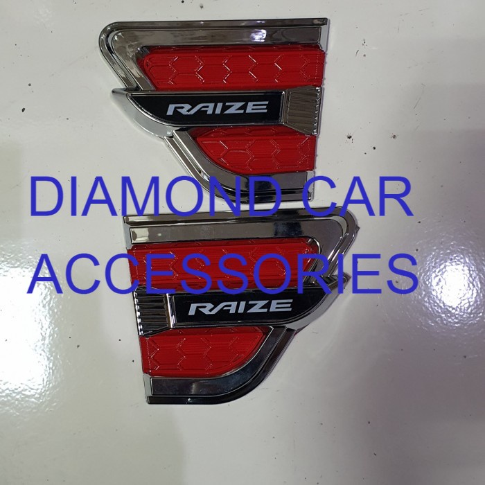 Emblem side ventilator merah list chrome toyota Raize.