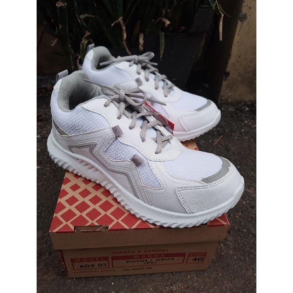 SEPATU WANITA PRO ATT PUTIH-ABU