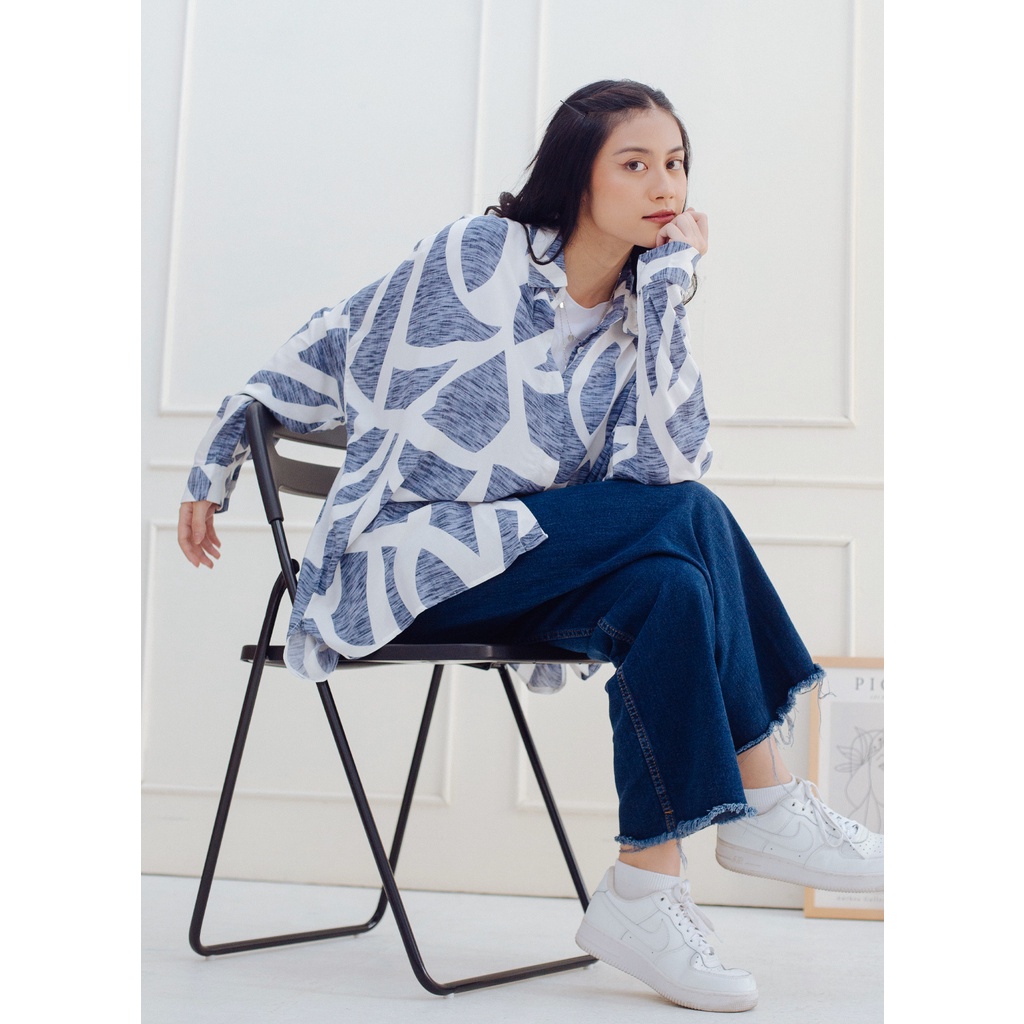 Ixora Malka Oversized Shirt - Kemeja Wanita Oversized Blouse Berkancing