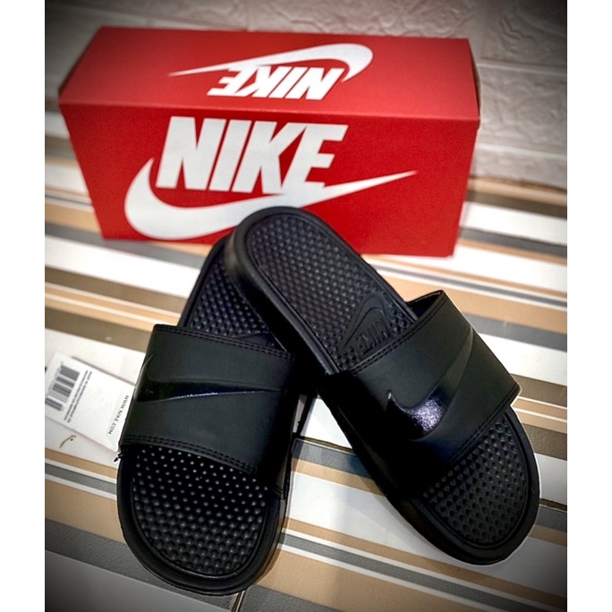 SANDAl SLIDE NIKEmi HITAM CASUAL PALING KEKINIAN BISA DIPAKAI PRIA DAN WANITA