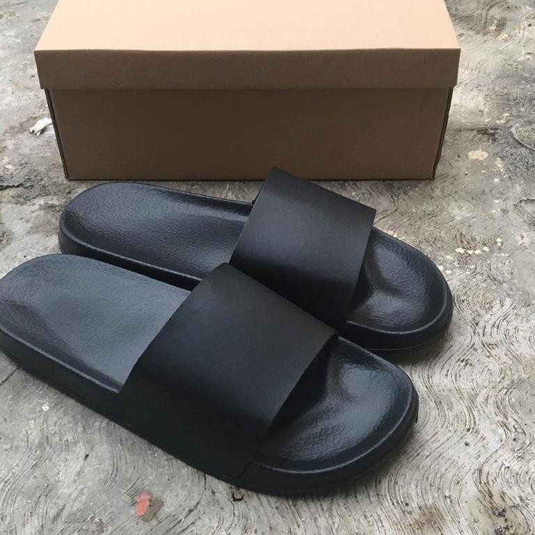sandal slip on polos