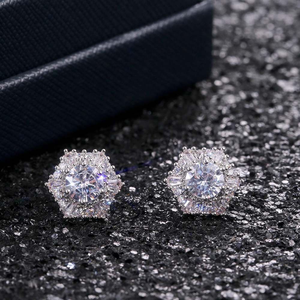 Anting Kristal Zircon Putih Gaya Retro