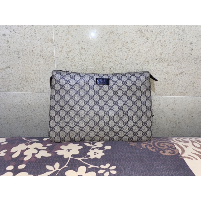 Tas slempang / slingbag pria Gucci - kulit mantul