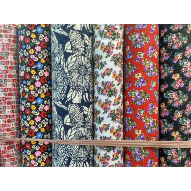 Kain kanvas motif bunga