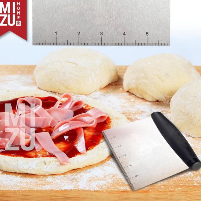 

Cuci Gudang Awal Tahun TAGLIATA Ruler Dough Cutter Knife Pemotong Adonan Kue Penggaris Big Sale