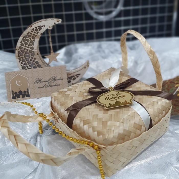 

Paket box hampers lebaran haji idul adha parcel 24