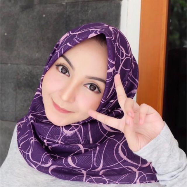 Koyu Hijab Segiempat Shiela Luxury Vembos