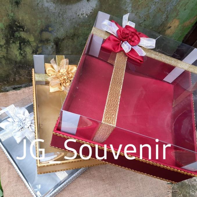 

BISA BAYAR DITEMPAT Kotak Hantaran Seserahan Tempat Kue Mika Ukuran 30 x 30 Maron NEW Kode 170