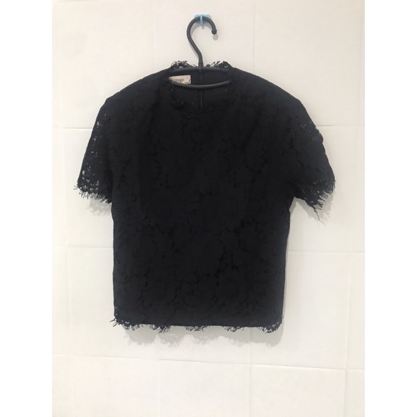 PRELOVED CROPTOP BRUKAT ELEGANT, Croptop Mewah