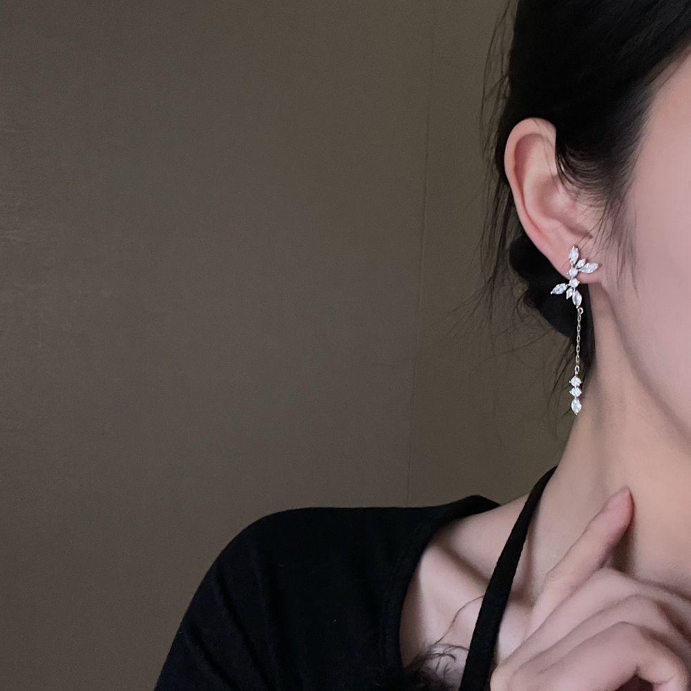 Agustinina Anting Rumbai Panjang Elegan Manis Perhiasan Fashion Berlian Imitasi Hadiah Indah Wanita Ear Studs