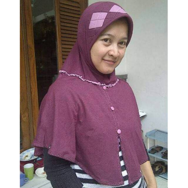 Jilbab instan kotak marun jamilah