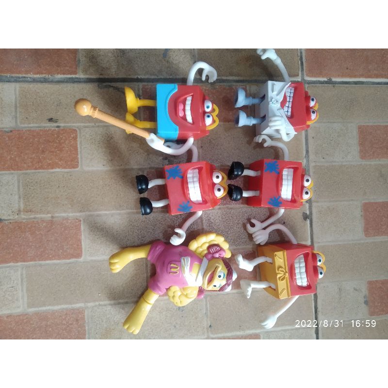 mainan mcd bekas