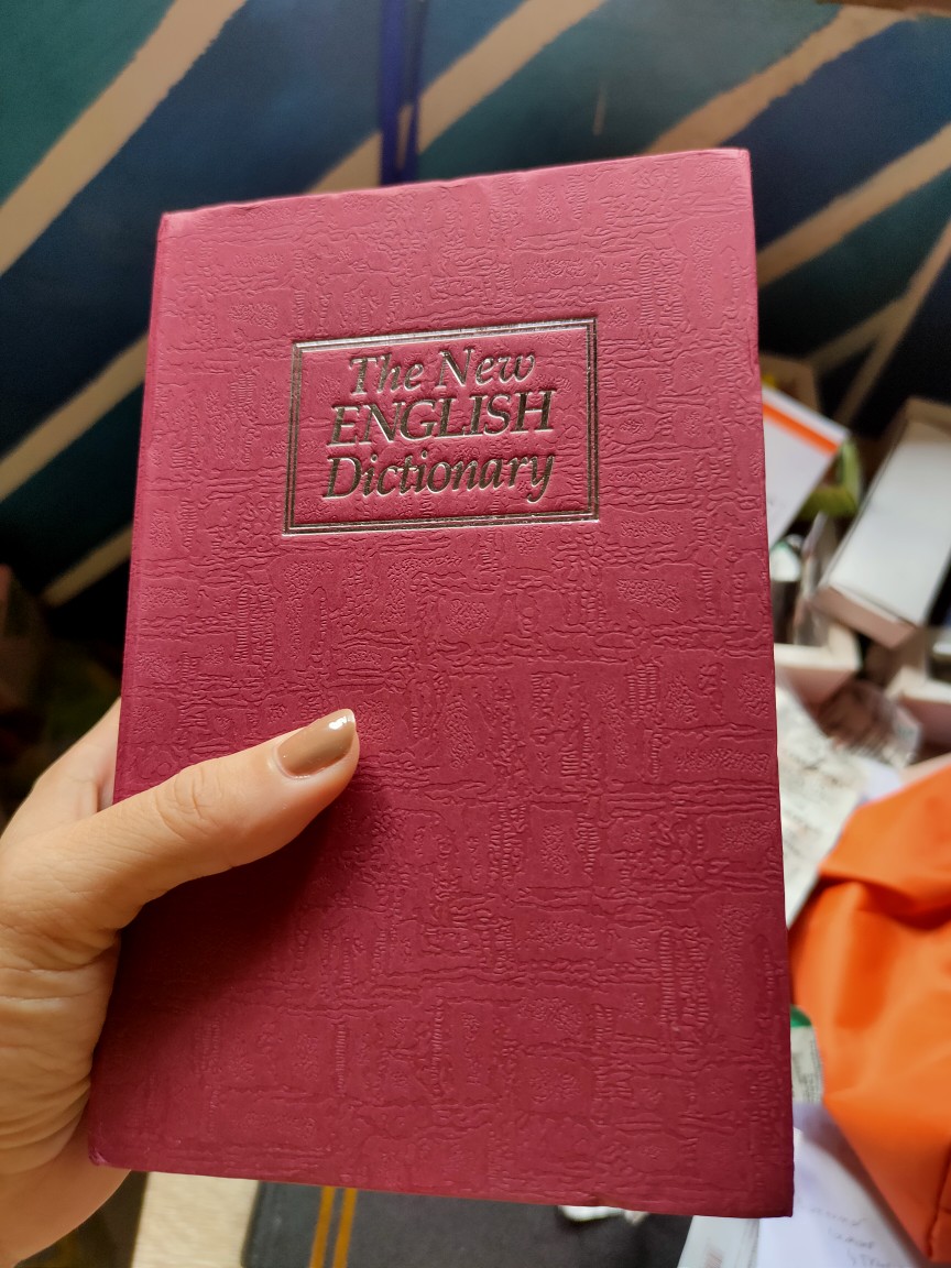 Brankas Mini Bentuk Buku Kotak Penyimpanan Uang Barang Bentuk Kamus Novel Safety Box Hidden Storage