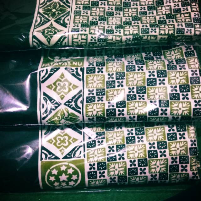 Kain batik seragam Fatayat NU semi sutera