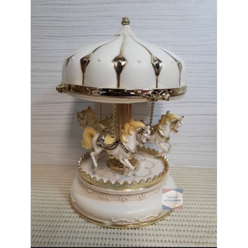 Kotak Musik Carousel Vintage Lampu