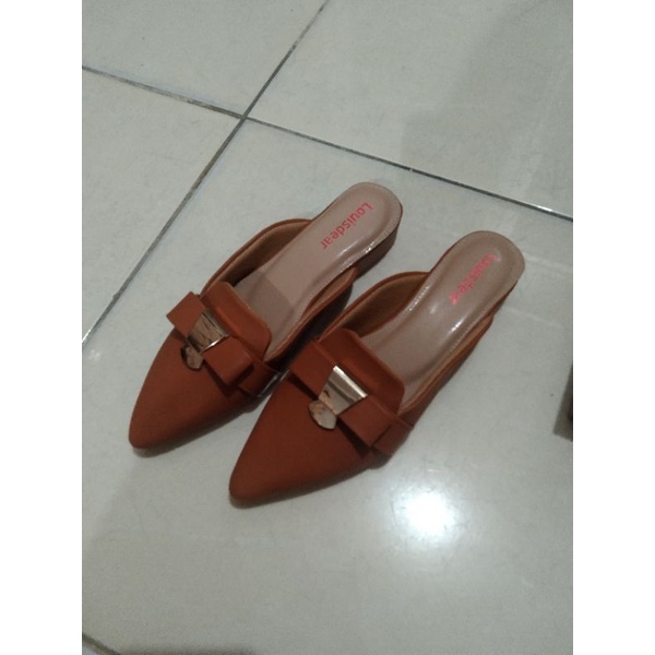 SALE... SALE... SALE... LOUISDEAR sendal flat heel 2 cm bahan dove B64