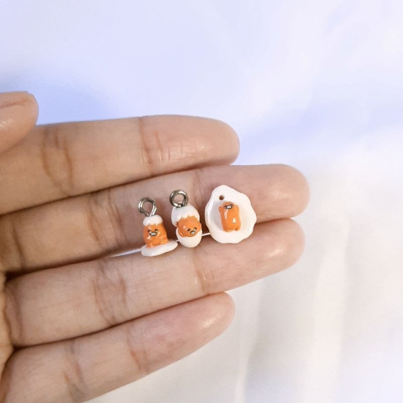 Clay charm gudetama / gantungan hp anime kunci motor mobil tas gudetama
