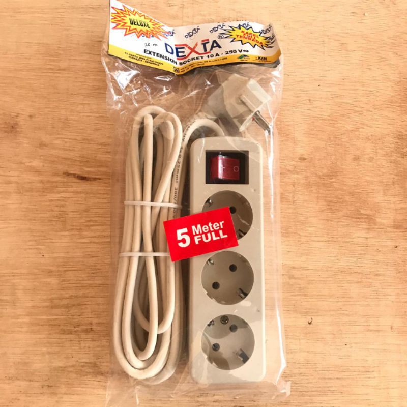 Stop Kontak Arde 3 Lubang Kabel 5 Meter+Saklar dexta