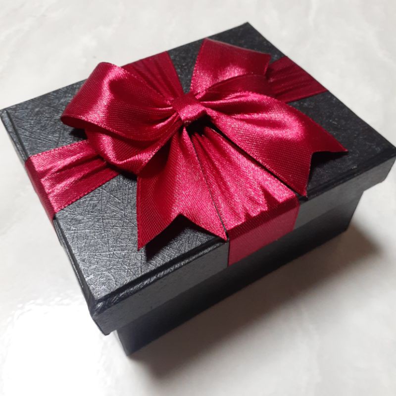 KOTAK KADO HITAM PITA MAROON SPESIAL HARDBOX GIFTBOX Bisa Reques Ukuran pilih warna