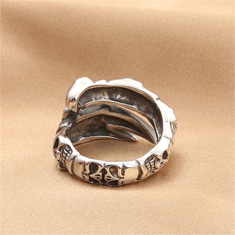 Cincin Bahan Titanium steel Bentuk Tengkorak Gaya punk retro Untuk Pria