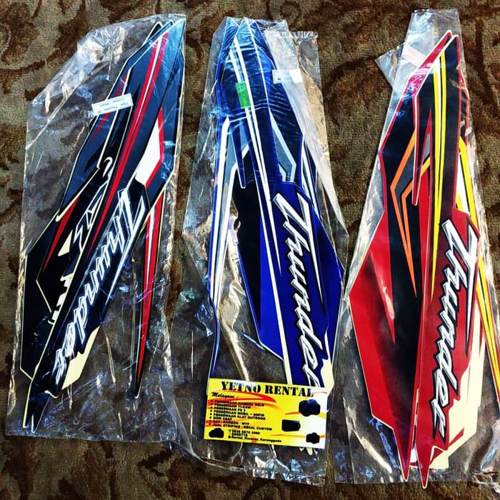 striping standar thunder 125 sticker stiker lis body standart suzuki thunder 125 v1