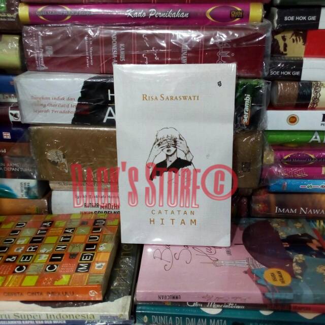 

Buku Novel Catatan Hitam By Risa Saraswati