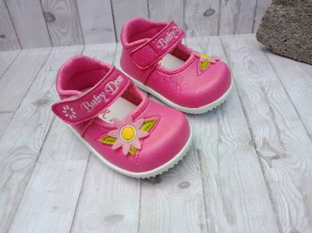 C10 Sepatu Sendal Anak Perempuan Ringanl Usiia 1 2  Tahun Motif Bunga Slip On Bunyi Decit Murah