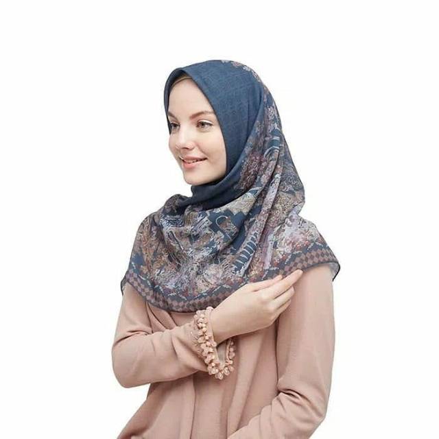 Preloved isaac scarf Ria Miranda kolase