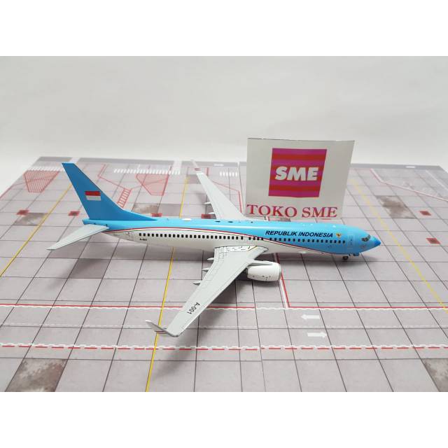 Diecast/ miniatur pesawat terbang RI republik Indonesia boeing 737-800 (BBj2)
