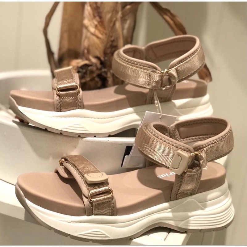 Jastip Sendal Stradivarius