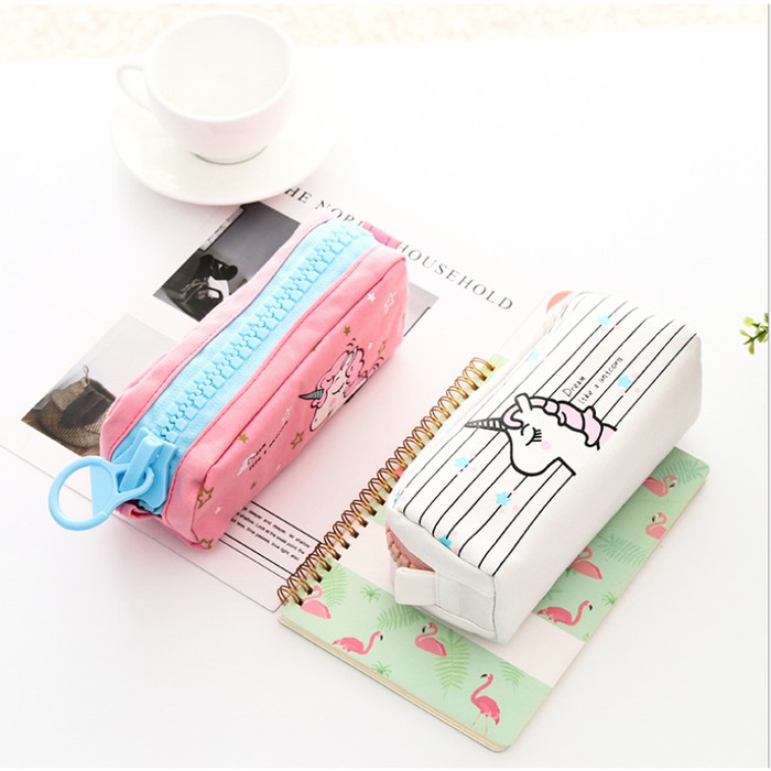 

Tempat Pensil alat tulis HP / tempat alat kosmetik Motif UNICORN