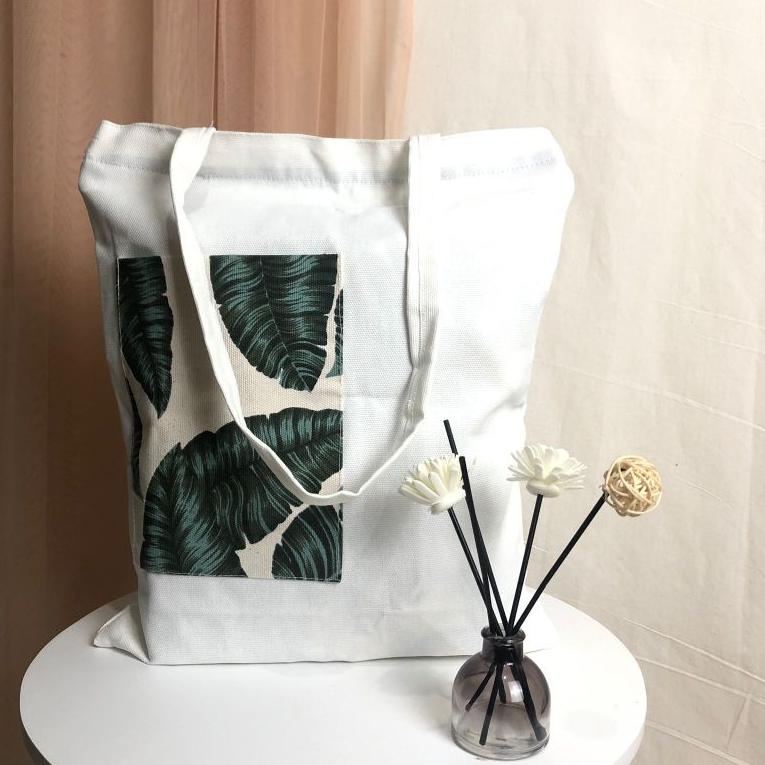 {Rgj31au22υ}  TOTEBAG KANVAS MOTIF HITAM POLOS