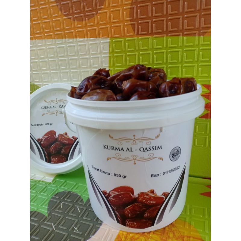 

KURMA AL QASSIM 850 ML KURMA KHALAS GRADE PREMIUM KURMA PARSEL RAMADHAN KURMA RUTTEB LIMITED STOK