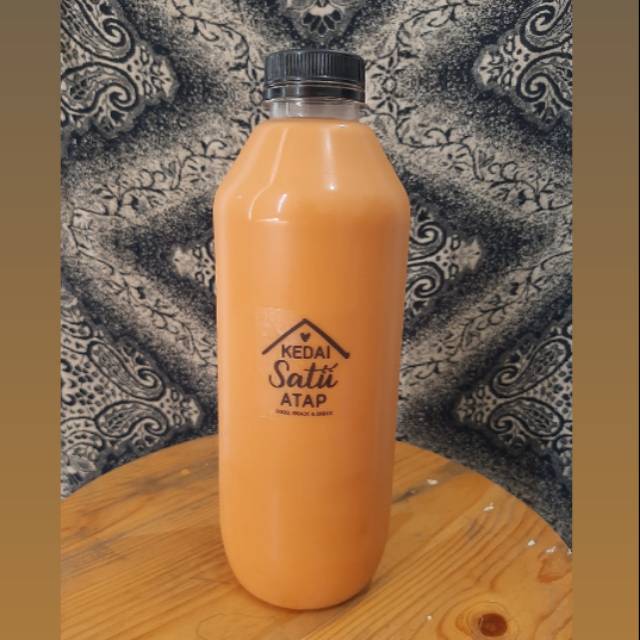 

Minuman botol Thai Tea ukuran 1 liter