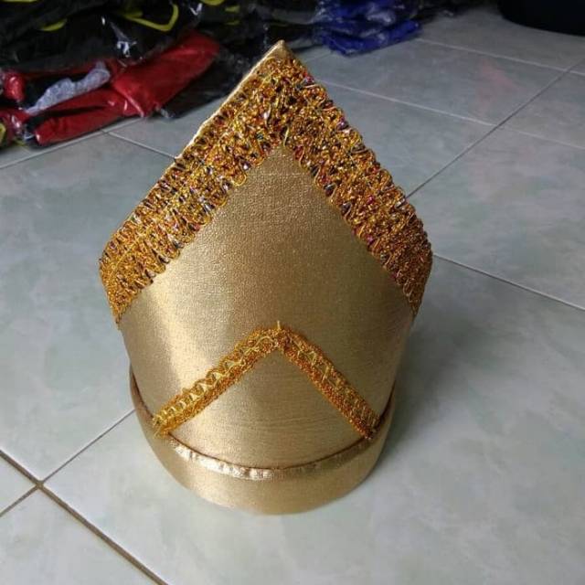 Topi Tanjak Adat Melayu / Topi Segi Tiga Dewasa