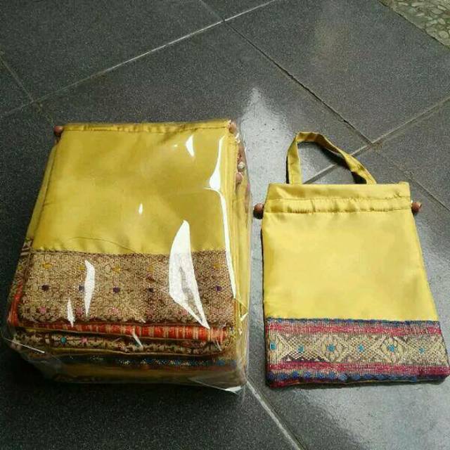 

Souvenir tas yasin satin songket